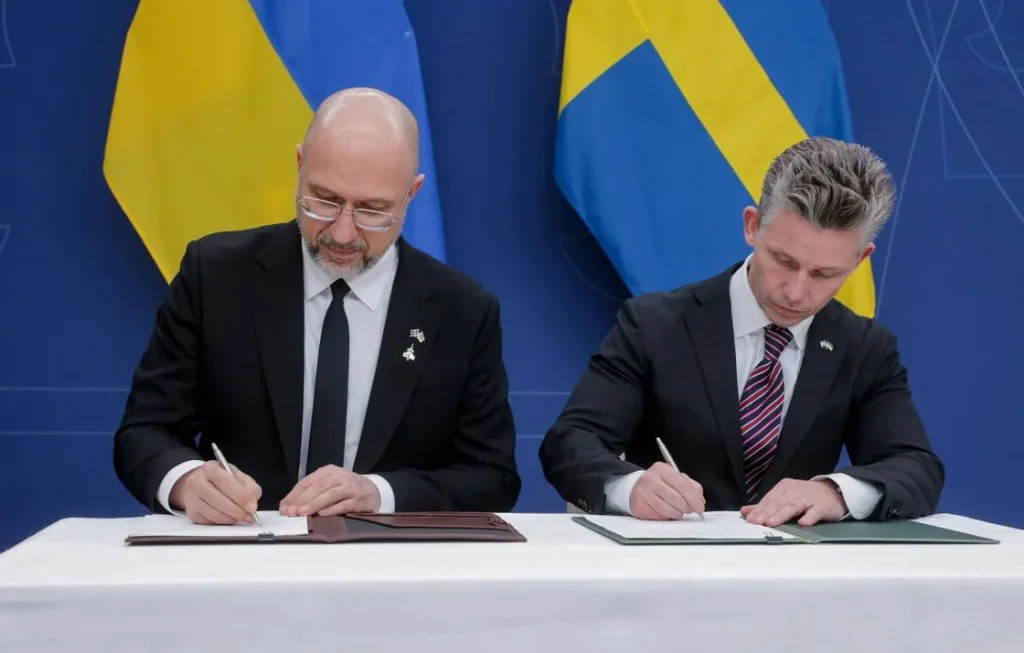 Швеція виділить Україні $8 млрд на оборону: Gripen, ракети та інновації для ЗСУ