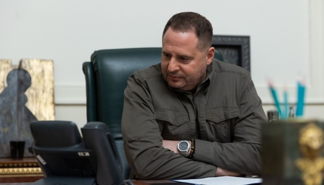 Помічники і радники Єрмака звільнені, а Лещенко, Подоляк та Бевз переведені на інші посади – ОП