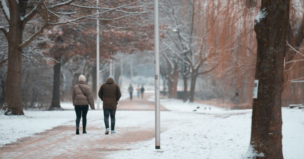 На Львівщині містян просять запастися водою, теплими речами та зарадками
