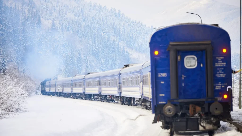 «Укрзалізниця»: Затримуються 42 потяги, деякі — більш ніж на п’ять годин