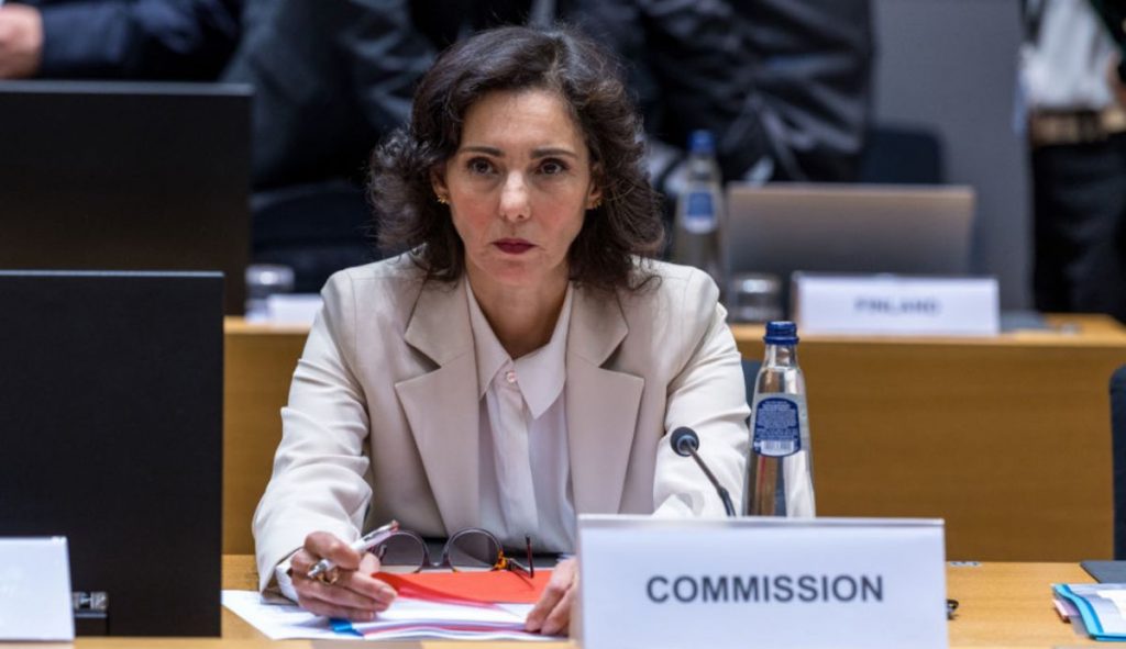 Третина населення України потребує гуманітарної допомоги, — єврокомісарка