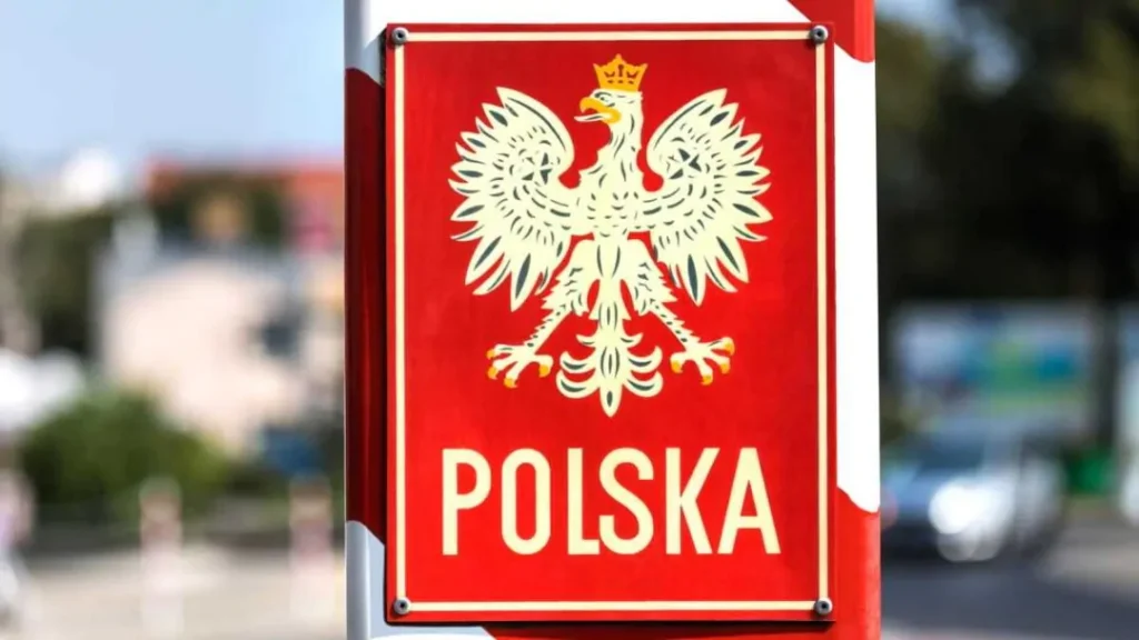 Українці в Польщі зможуть отримати посвідку на проживання на 3 роки