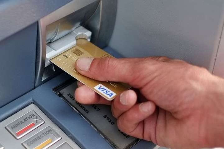 Ліміти на перекази: які суми можна буде надсилати на картку у червні