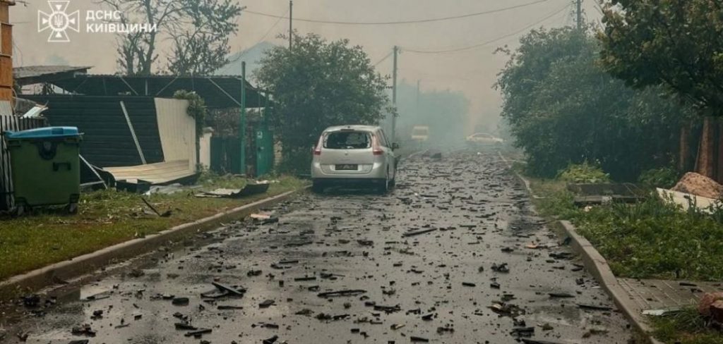 Найбільші руйнування житлового сектору за час війни: Зеленський доручив спецслужбам з’ясувати причини вторинної детонації у Вишневому