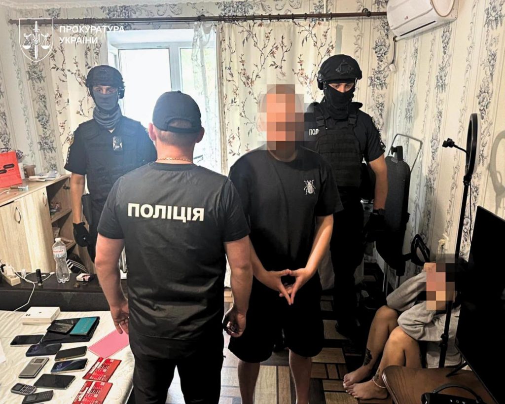 В Україні ліквідували 12 нарколабораторій та оголосили 74 підозри за незаконні посіви канабісу